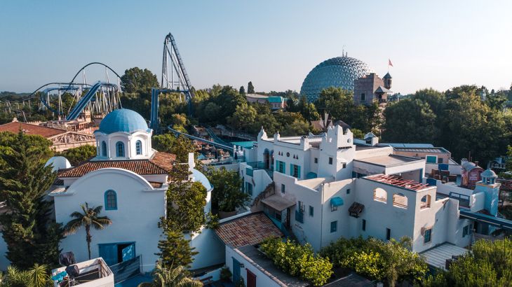 Panorama du quartier grec d’Europa-Park : le lieu idéal pour votre événement d’entreprise exclusif dans le cadre de la Nuit Grecque.