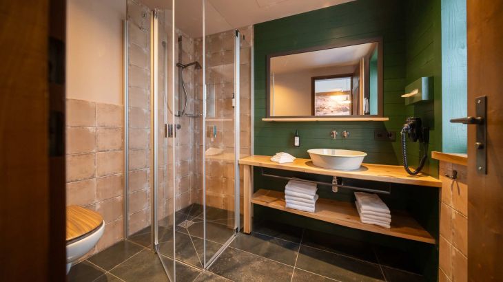 Riverside Western Lodge Komfort-Zimmer Plus Badezimmer