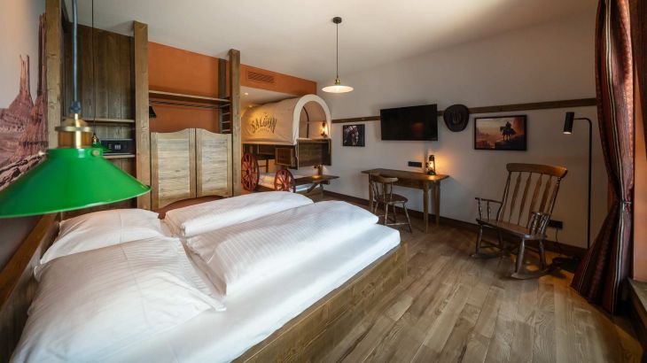Riverside Western Lodge Komfort-Zimmer Plus Schlafbereich 4-Bett