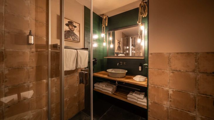 Riverside Western Lodge Standardzimmer Plus Badezimmer