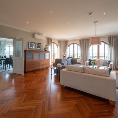 VIP-Presidentiële Suite Rome - Bella Vista  hotel Colosseo woonkamer met brede raampartij