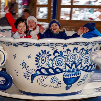 Kinder in den Koffiekopjes