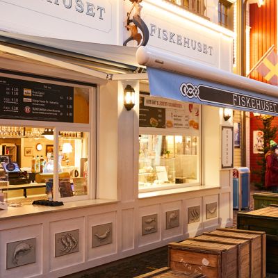 Fiskehuset von außen im winterlichen Themenbereich Skandinavien