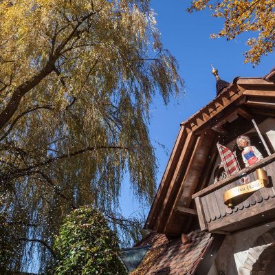 Frau Holle im Märchenwald des Europa-Park
