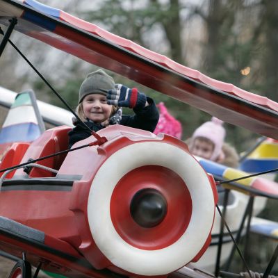 Kleiner Junge im roten Baron im Themenbereich Holland