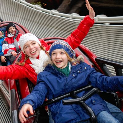 Kinder in der Schweizer Bobbahn
