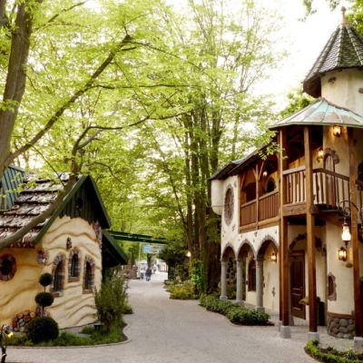 Märchenwald mit Dornröschenschloss