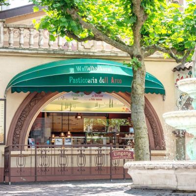 Waffelbäckerei im italienischen Themenbereich