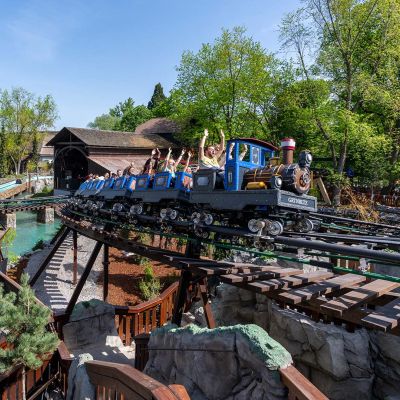 Sausen Sie mit der Familienachterbahn durch das malerische, österreichische Gebirge!