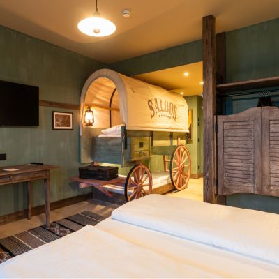 Ein Zimmer der neuen Riverside Western Lodge