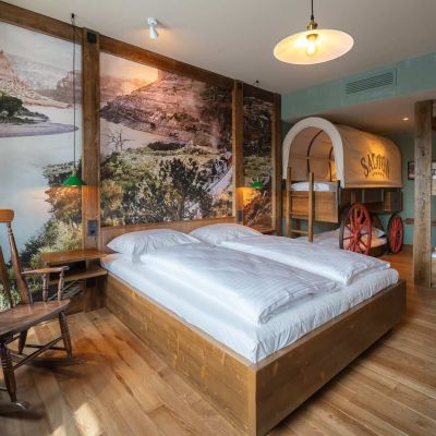 Riverside Western Lodge Komfort-Zimmer Schlafbereich 6-Bett