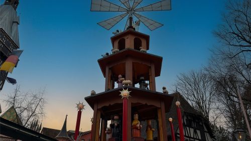 Riesen-Weihnachtspyramide