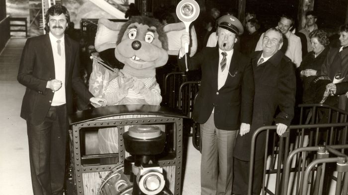 Eröffnung der neuen Attraktion "Grottenblitz" mit Roland Mack, Franz Mack, Euromaus und vielen Gästen.