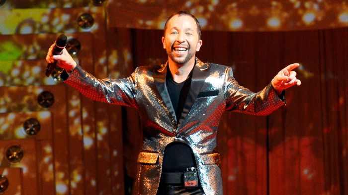 DJ BoBo auf der großen Bühne im Europa-Park.