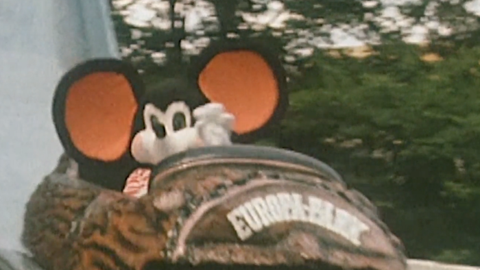 Die Euromaus fährt eine Runde mit der Tiroler Wildwasserbahn