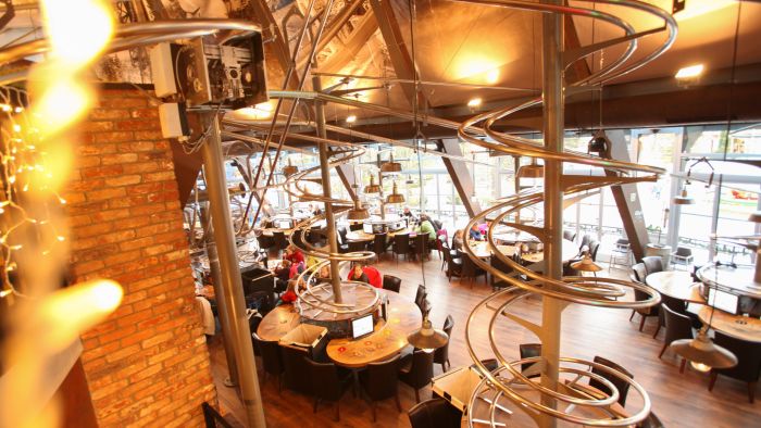 Looping Restaurant "FoodLoop" im Europa-Park.