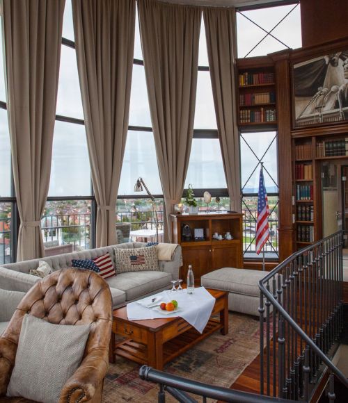 John F. Kennedy Suite Hotel Bell Rock
