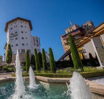 Santa Isabel mit dem Springbrunnen im Vordergrund