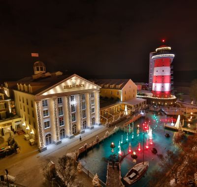 Panorama-Ansicht des Hotel Bell Rock im Dunkeln