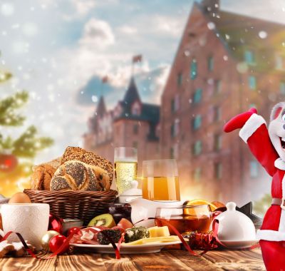 Edda im weihnachtlichen Kostüm vor dem Hotel "Krønasår"