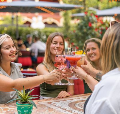 Godersi la serata nel ristorante Don Quichotte.