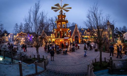 Riesen-Weihnachtspyramide
