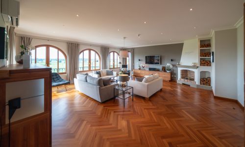 Wohnzimmer in der VIP Suite im Hotel Colosseo