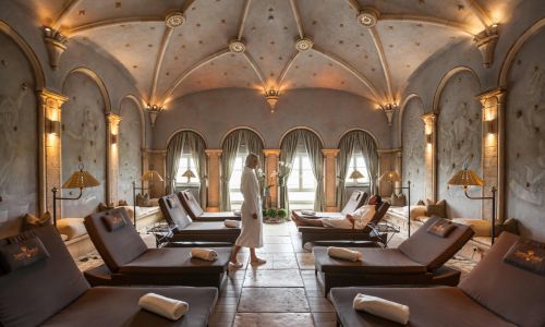 Paar im Wellnessraum deluxe