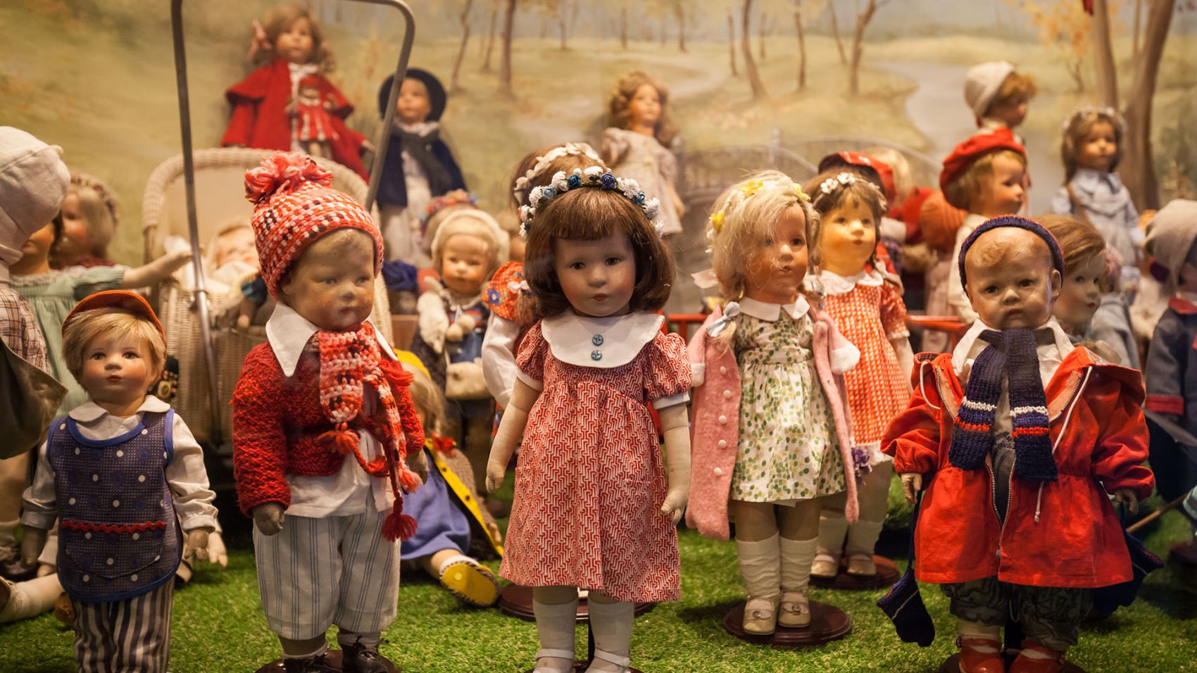 Ausstellung für Alte Auropäische Puppen Käthe Kruses Puppenausstellung in der Märchengalerie | Europa-Park